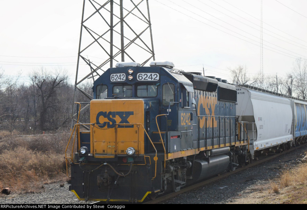 CSX 6242 Takes a Good Photo